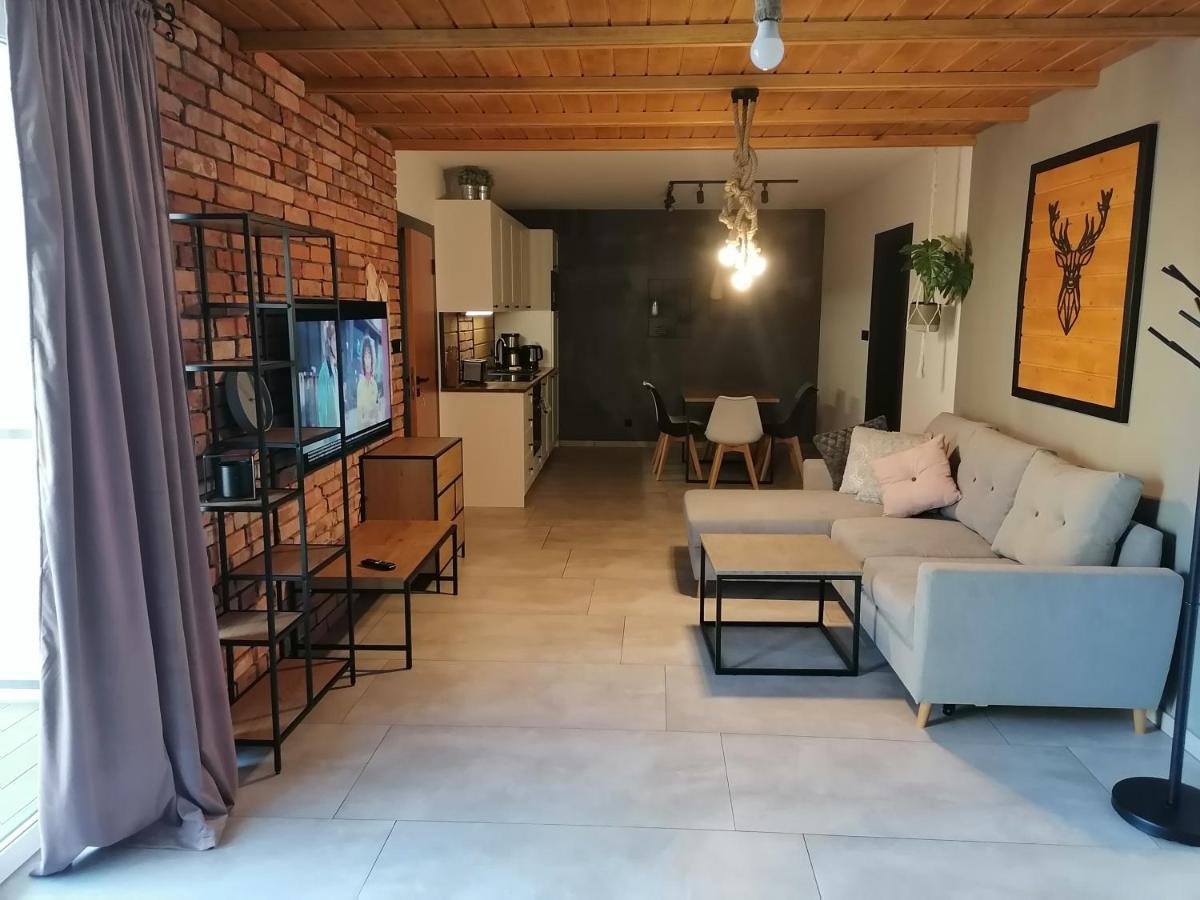 Appartamento Apartament Jelen Złotów Esterno foto