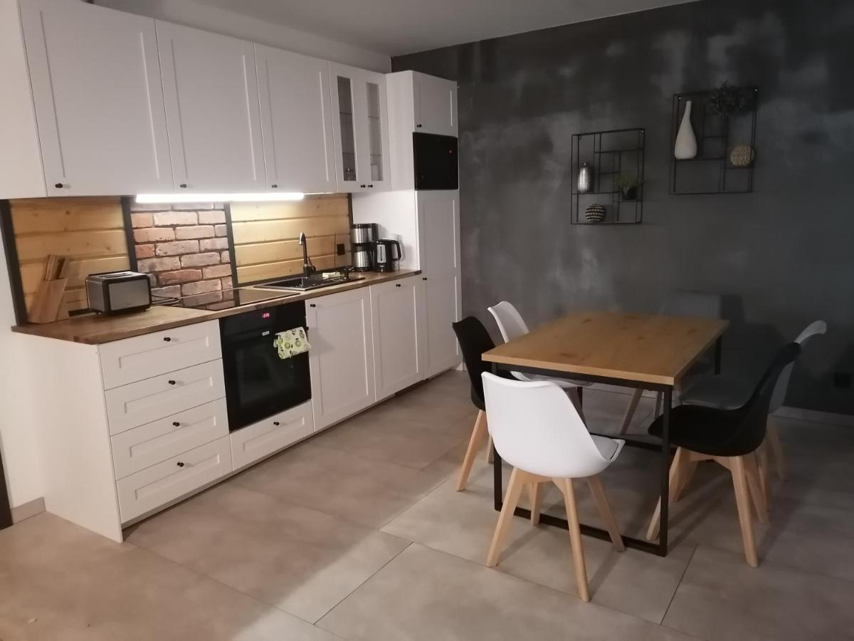 Appartamento Apartament Jelen Złotów Esterno foto